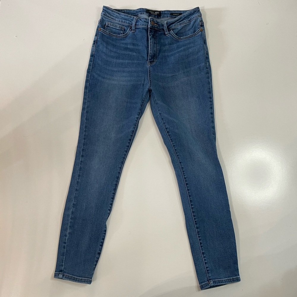 Judy Blue Jeans Skinny Fit Size 13/31 NO DISTRESSING